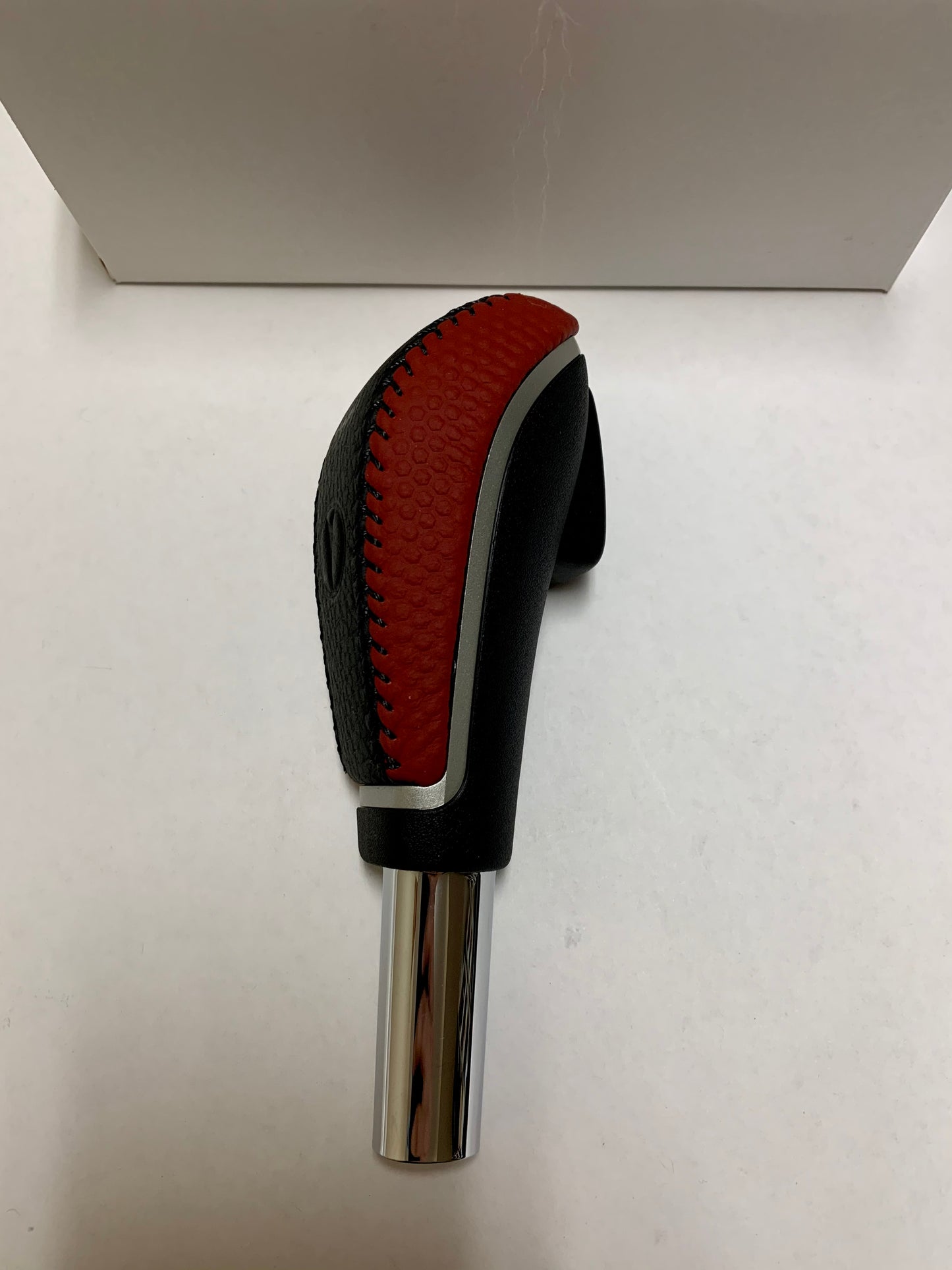 Pontiac G8 Red/Black Auto Shift Knob (Pontiac Logo)