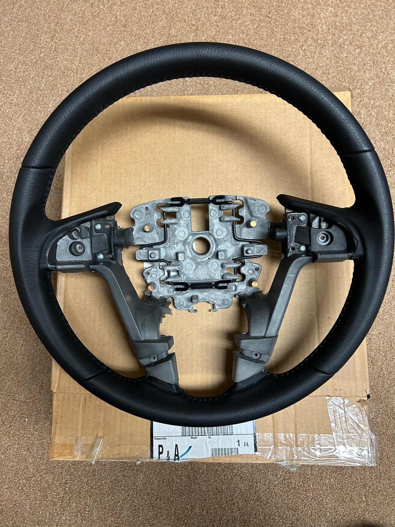 G8 GT Standard Leather Steering Wheel