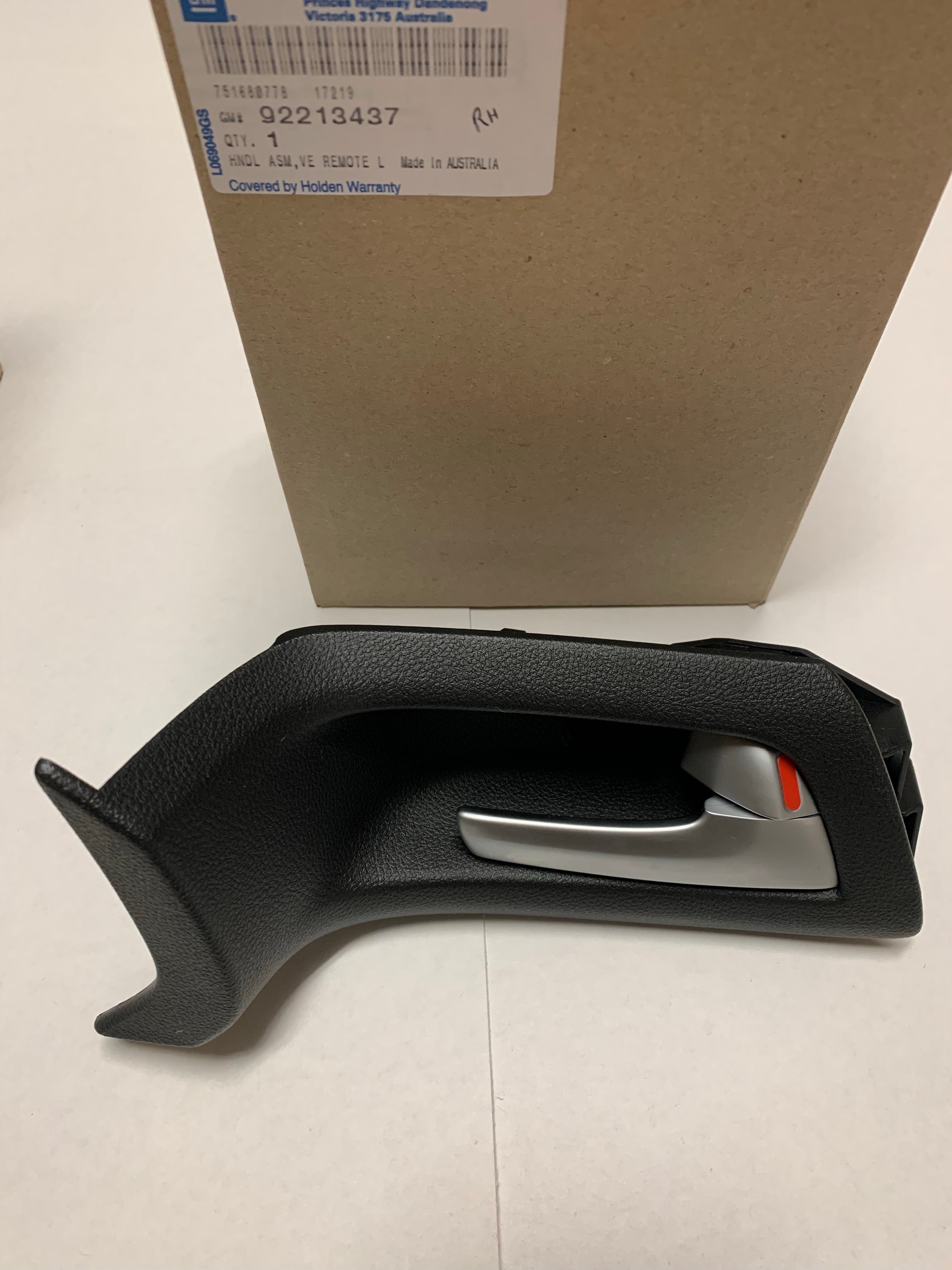Pontiac G8 OEM Front Door Handles (LH/RH) 92213438 92213437 – East